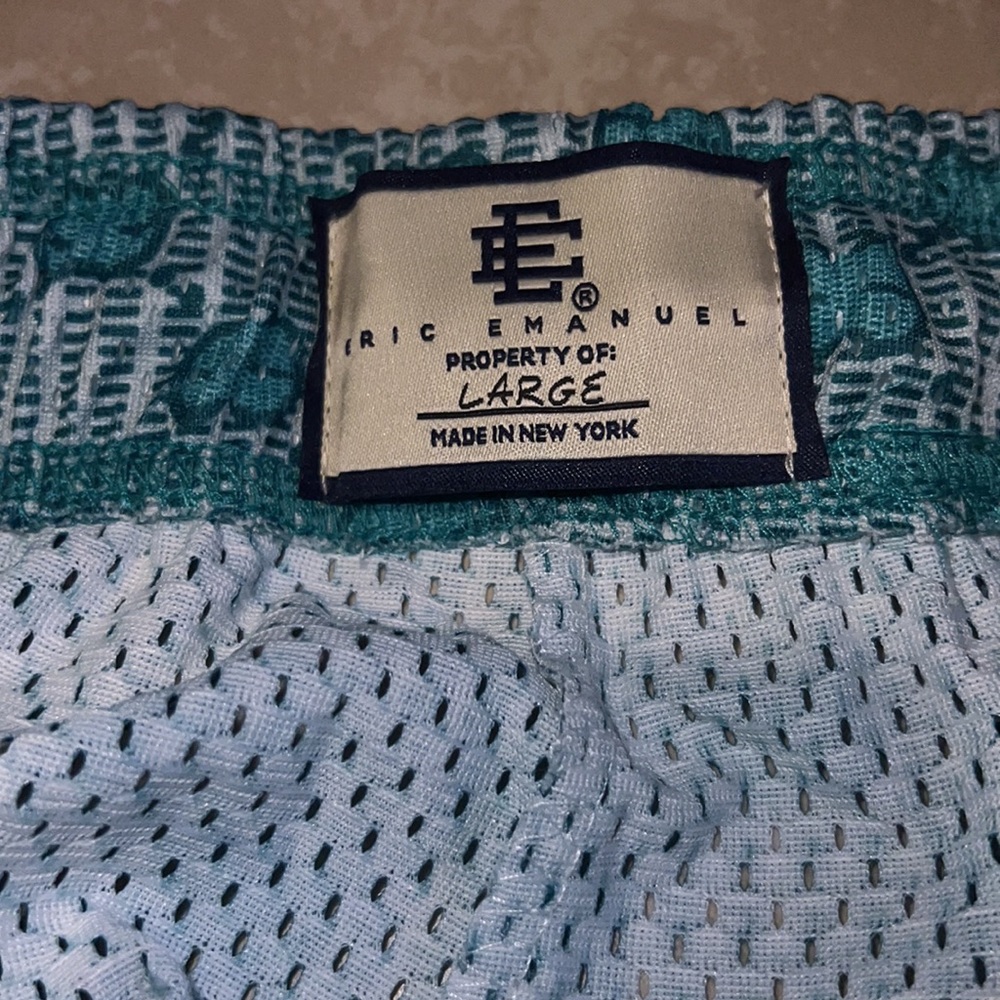 AUTHENTIC Eric Emanuel 🩳 - Picture 2 of 4